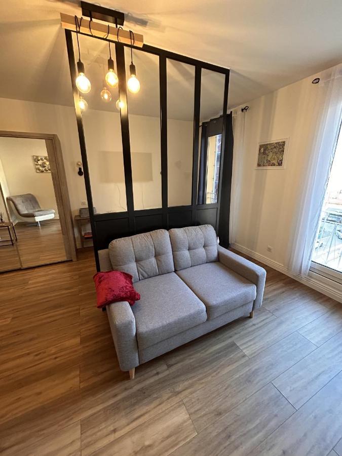 Le Verlaine, Studio En Centre Ville A Deux Minutes Des Plages Menton Bagian luar foto